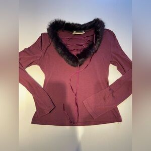 Rinascimento Burgundy V-Neck Sweater with Black Faux Fur Trim